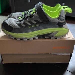 Merrell Kids' Moab Waterproof Velcro Trail Runners Big Kids 1
